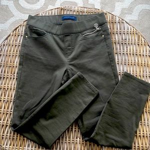 Tommy Hilfiger pants! Like new-never worn!